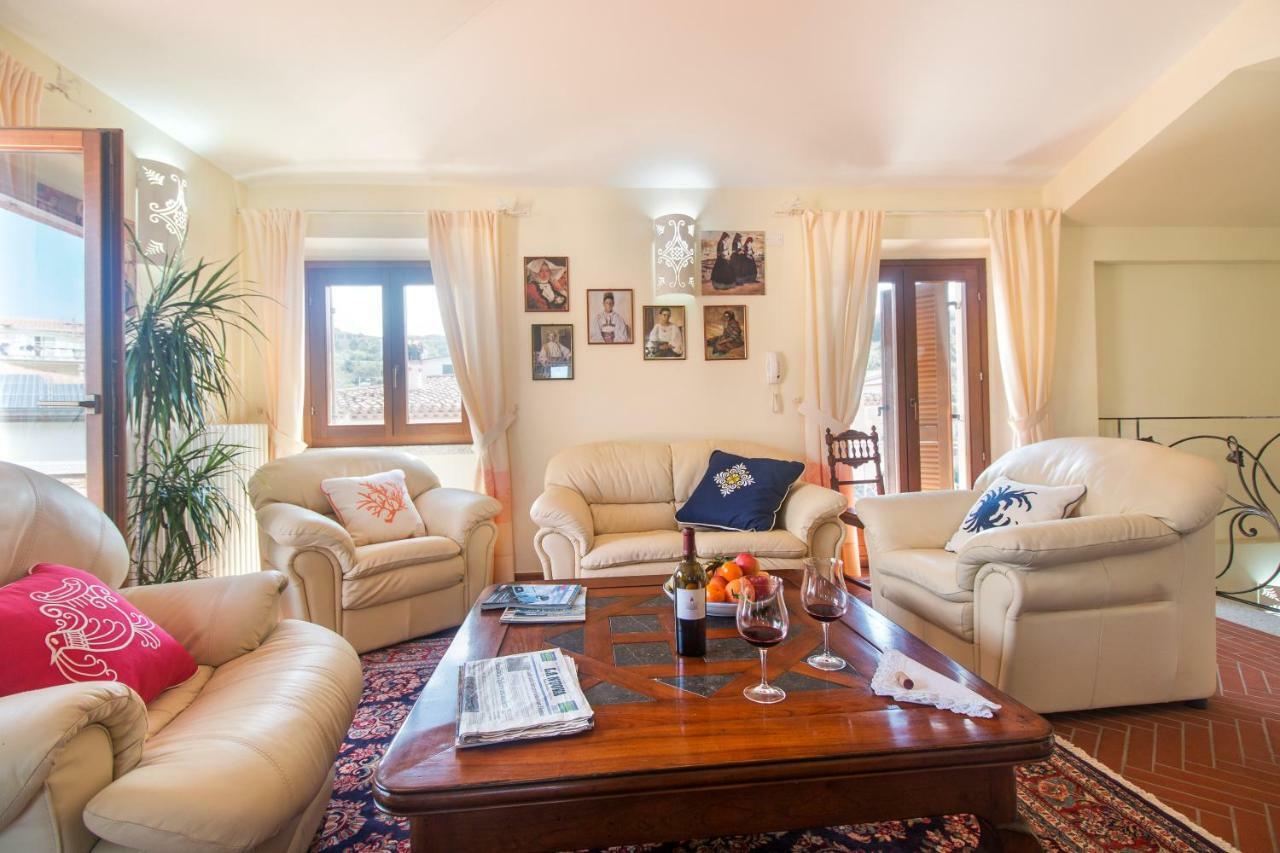 Villa Corrasi Oliena Luxury מראה חיצוני תמונה