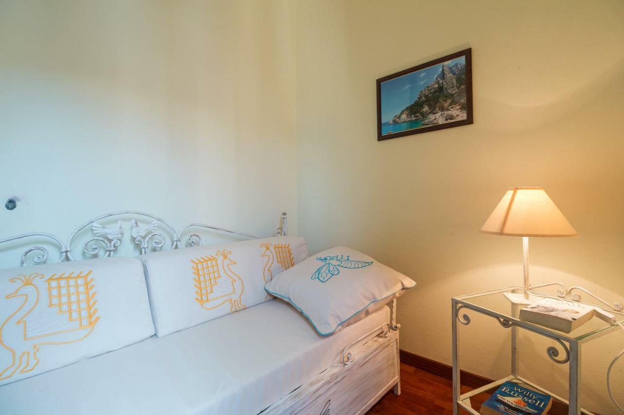 Villa Corrasi Oliena Luxury מראה חיצוני תמונה
