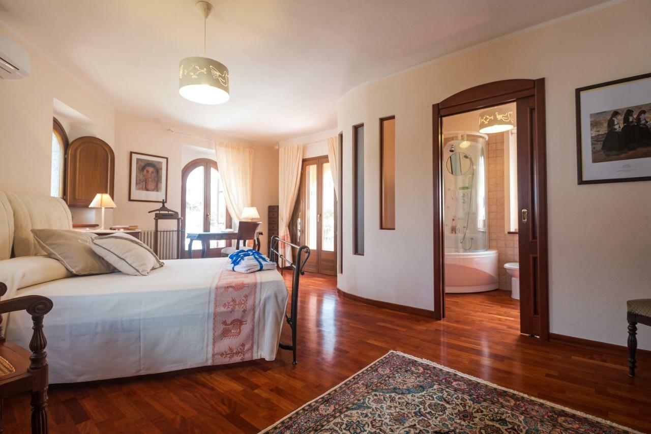 Villa Corrasi Oliena Luxury מראה חיצוני תמונה
