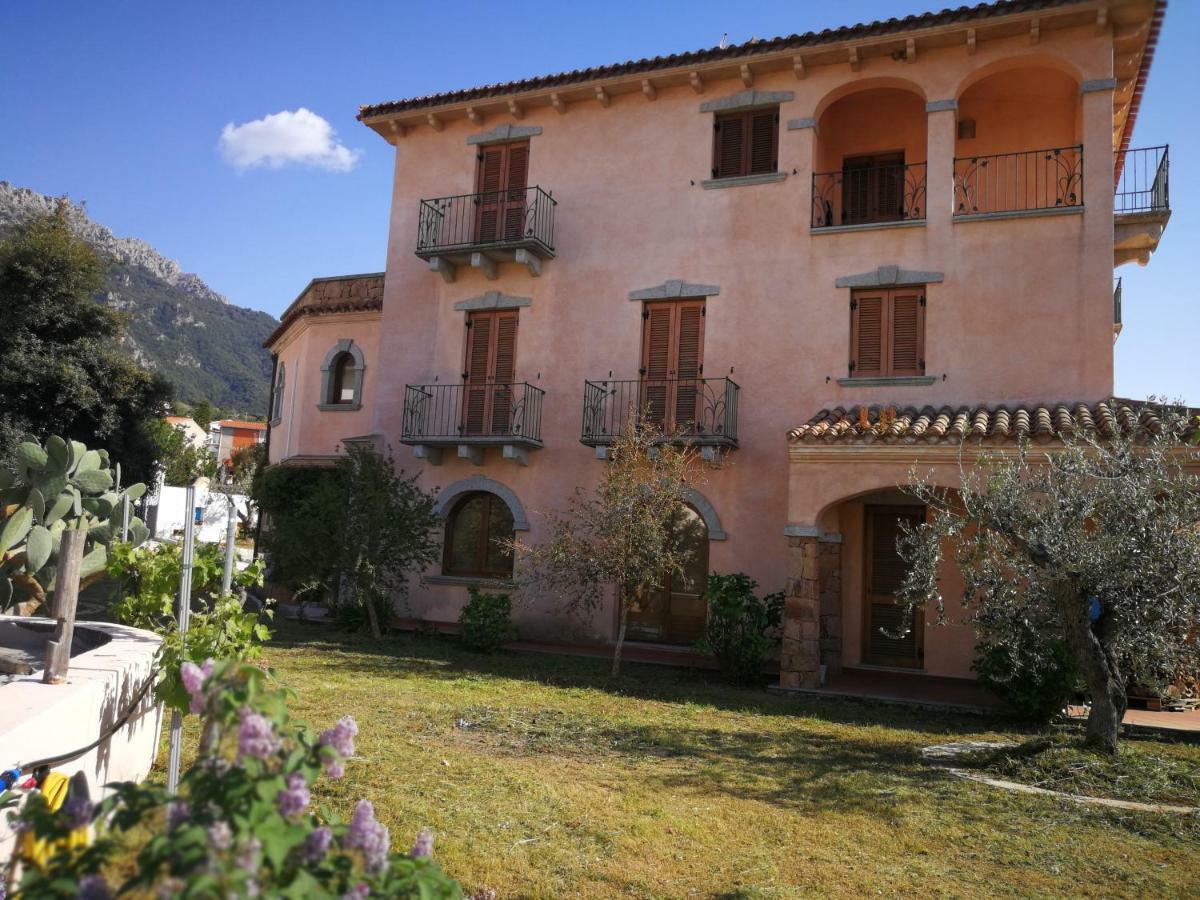 Villa Corrasi Oliena Luxury מראה חיצוני תמונה